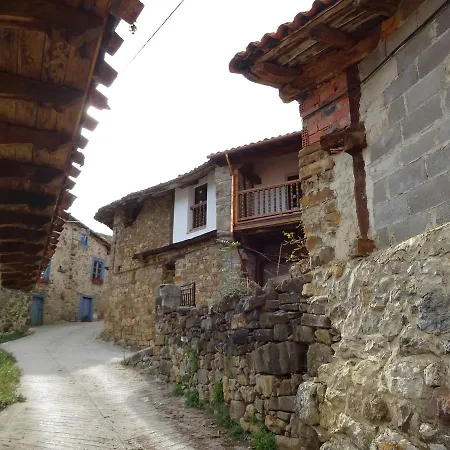 La Varga * Pembes