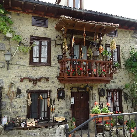 La Varga Pembes