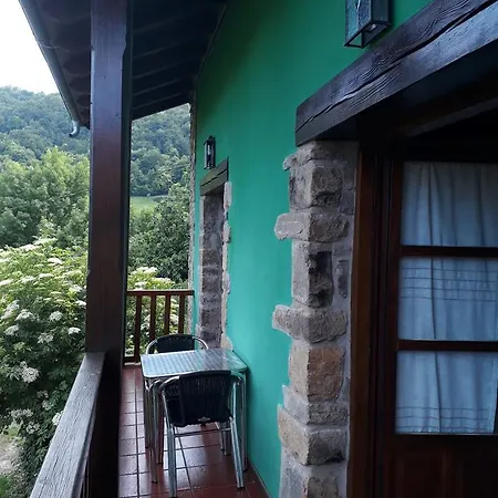 La Varga * Pembes